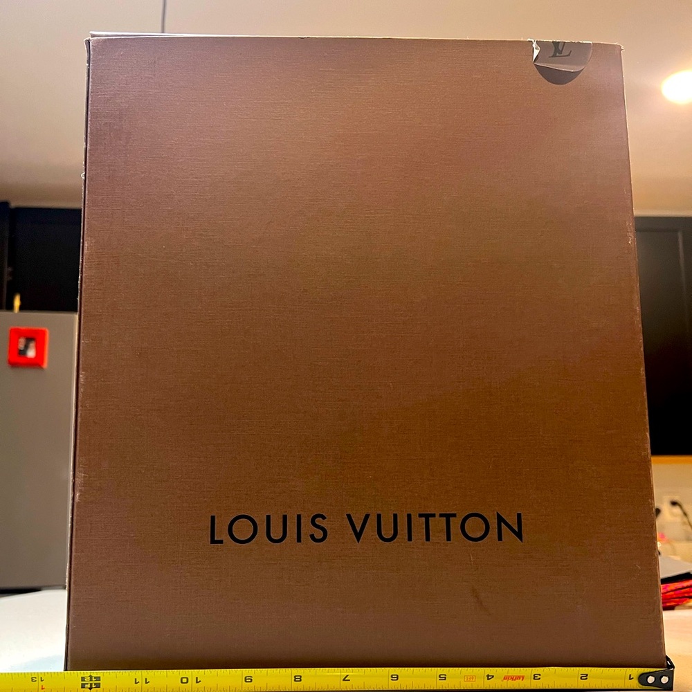 LARGE Louis Vuitton Gift - Storage Box 🤎